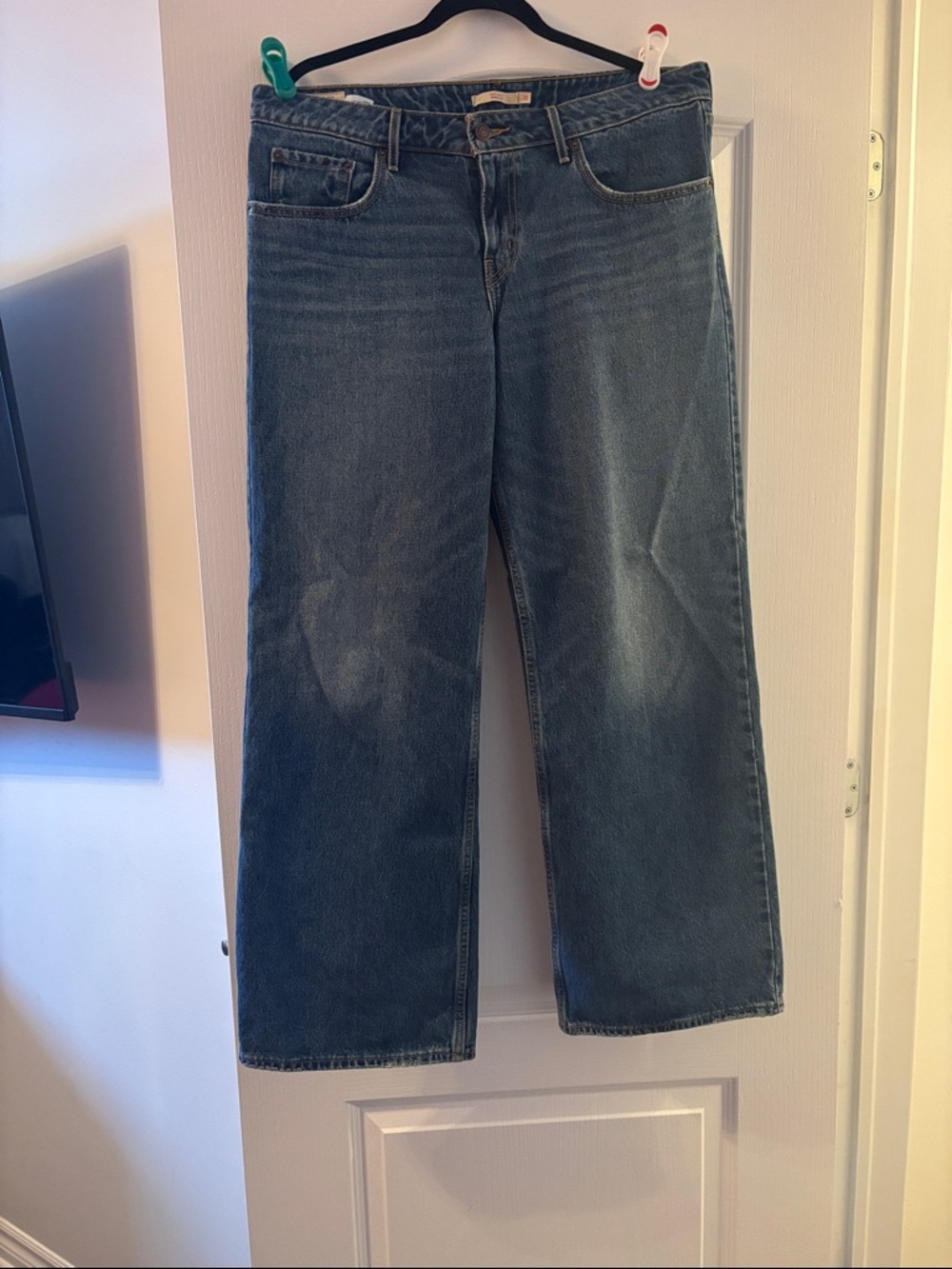 Levi's Low Loose Women's Wide-Leg Jeans in Blue Denim